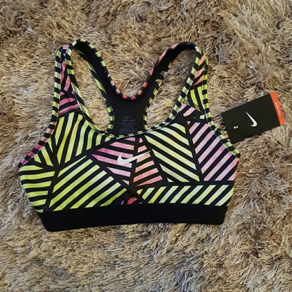 NWT PRICE DROP ! 🎉 Nike sports bra
