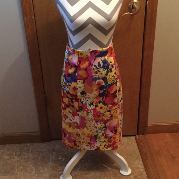 NY Collection Dresses & Skirts - NY collection floral skirt