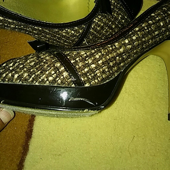 Shoes - Picture 4 of 4