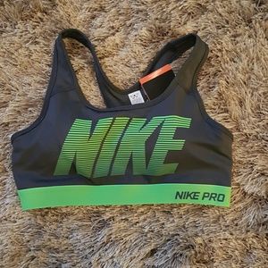 NWT Nike Pro classic padded bra