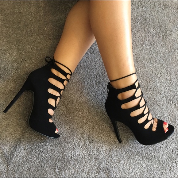Lace up 💕Suede Booties 💕