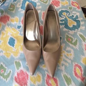 Nude taupe Nine West heels