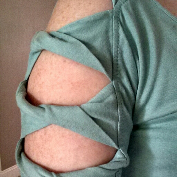 Casual top - Picture 2 of 4