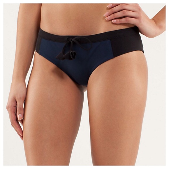 🍋NWT Lululemon Sandy Savasana Bikini🍋