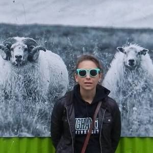 Meet your Posher, Eve