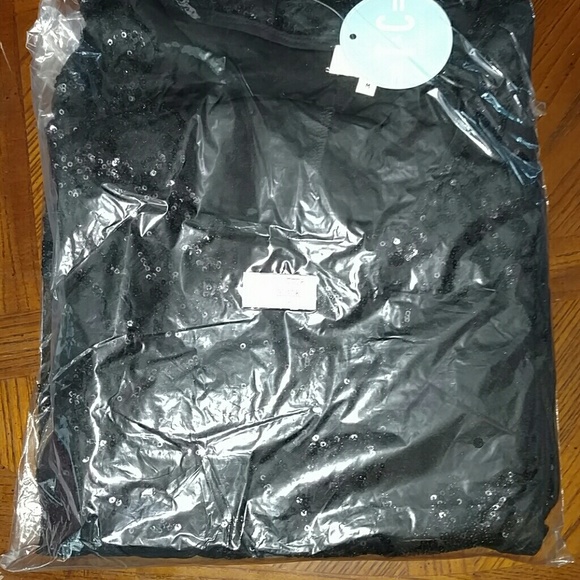 LAST 1 Medium SALE 🎉 Gorgeous Black Sequin Romper - Picture 3 of 4