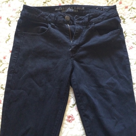 AE Black Hi-Rise Jegging!