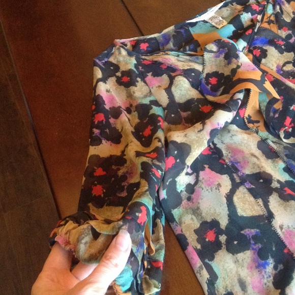 Diane Von Furstenberg silk blouse and cami - Picture 4 of 4