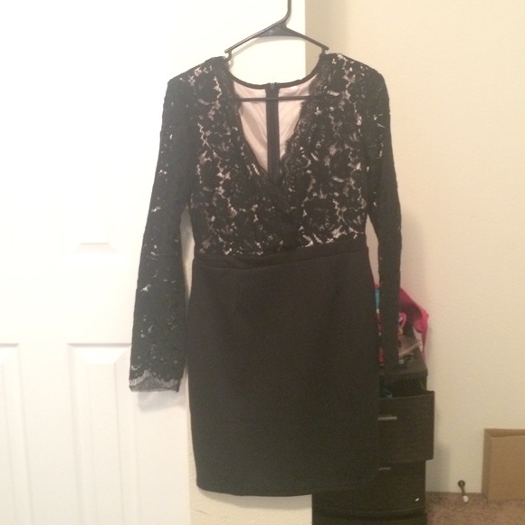 ordered it offline, didn't fit and only worn once