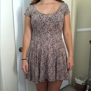 Fun flowy summer dress short sleeve