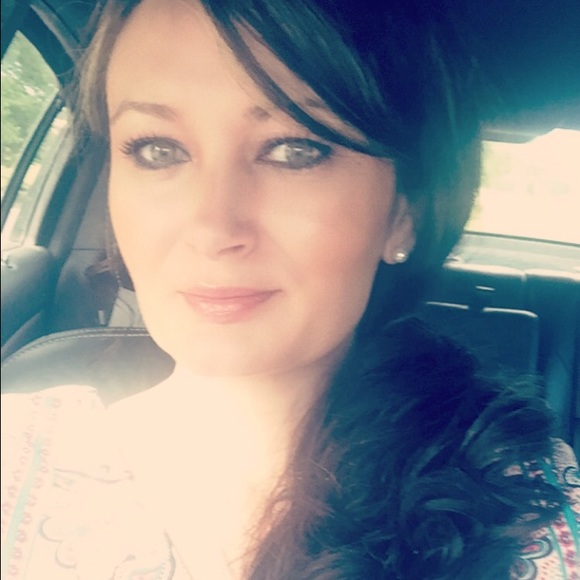 Meet your Posher, Amanda - Picture 1 of 1