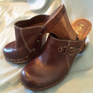 Size 10 MIA Brown Leather W/Wood Heel Clogs