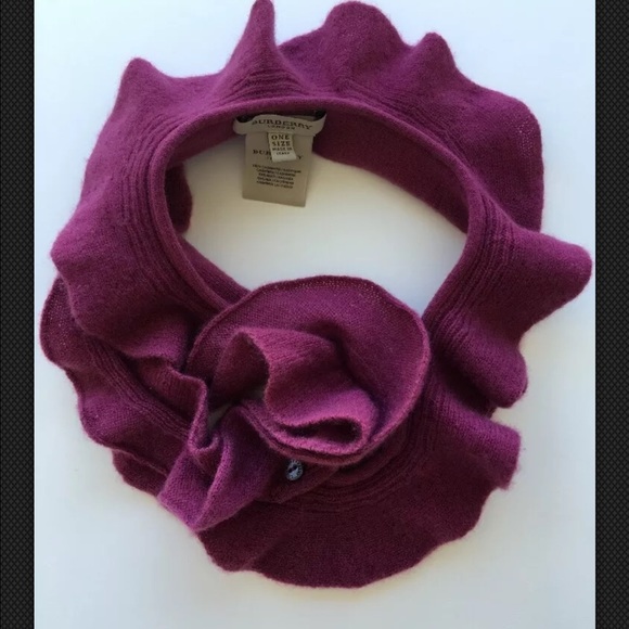 BURBERRY Mulberry Cashmere Scarf