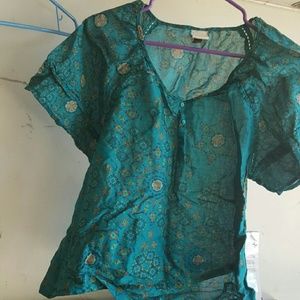 Sonoma teal colored print short sleeve Lightweight top, L. EUC.