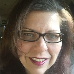 Meet your Posher, Deborah