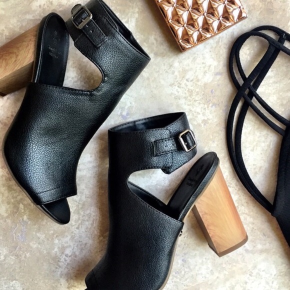 🆕 Stylish Peep Toe Booties