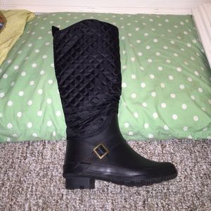 Black Rainboots