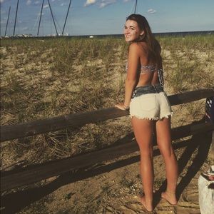 Meet your Posher, Madeline