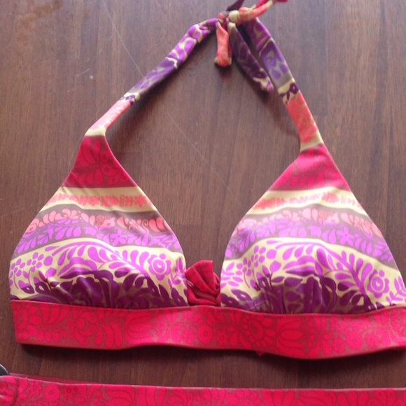 Victoria Secret Bikini - Picture 3 of 3