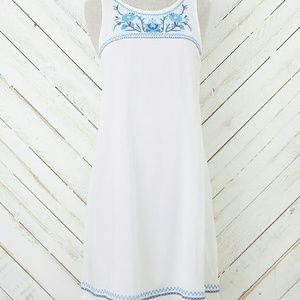 NWT Beautiful Embroidered Dress