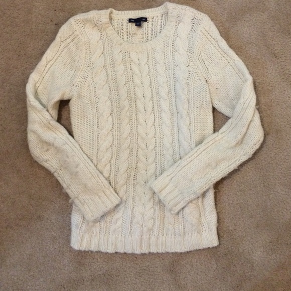 Gap cable knit sweater!
