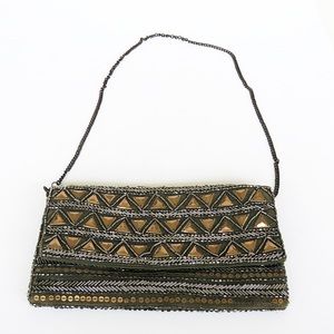 Beaded clutch