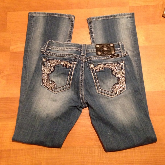 Miss Me Distressed Jeans - Picture 4 of 4