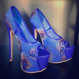 Purple Platform Heels Size 6.5. Never Worn Outside