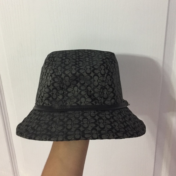 100% authentic Coach hat NEVER USED - Picture 1 of 4