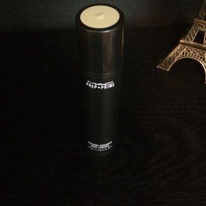 MAC's Prep + Prime in natural radiance