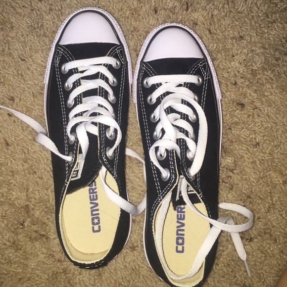 BRAND NEW BLACK CONVERSE👀