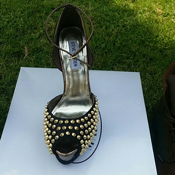 Steven madden studded heel