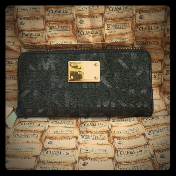 Michael Kors Jet Set Wallet