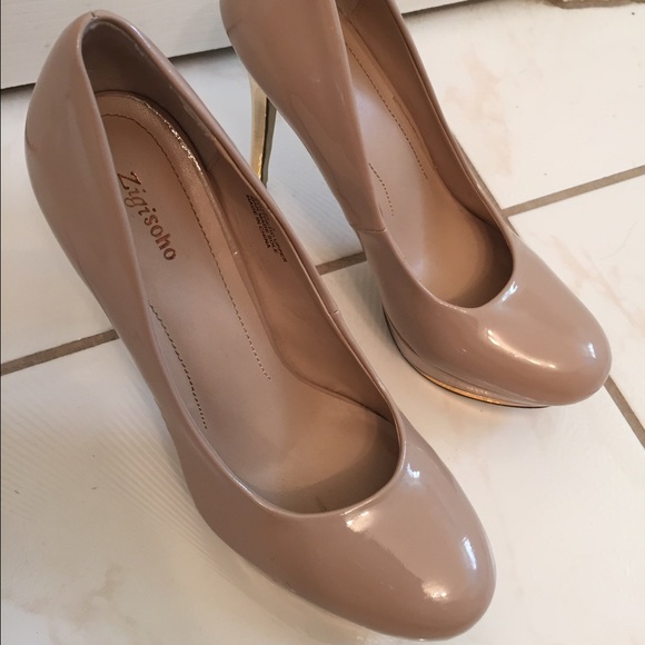 Nude Gold Pumps 7 - Picture 1 of 4