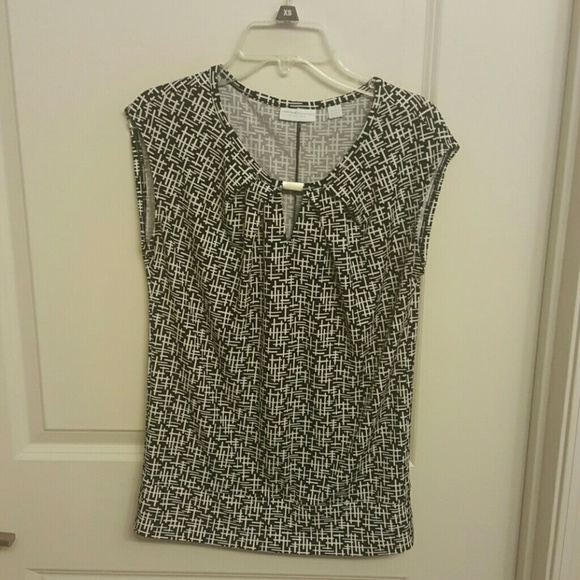 Black and white top