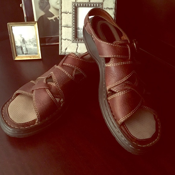 Born Shoes - Born Leather Sandals size 9