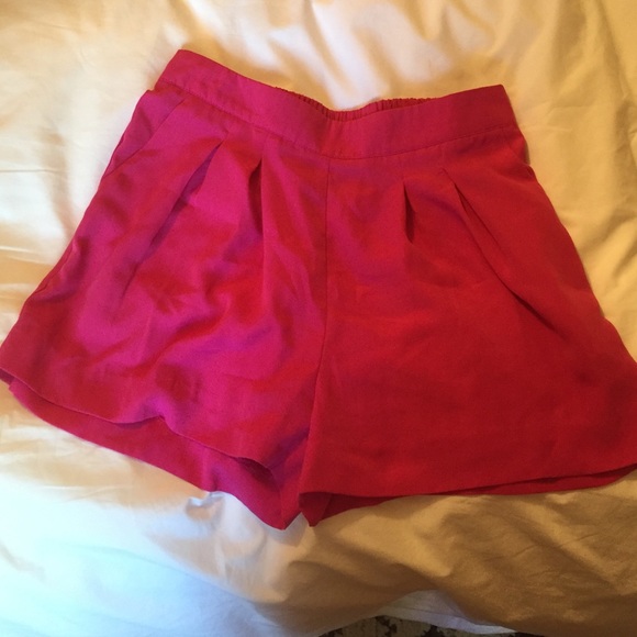 Flowy pink shorts