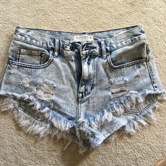 Size 5 Bullhead Acid Wash High Waisted Shorts
