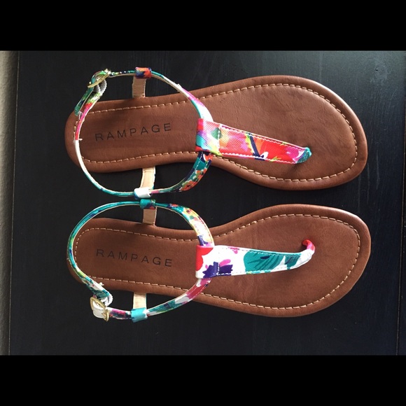 Rampage sandals (6.5) like new!