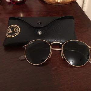 Ray ban round metal- gold sun glasses
