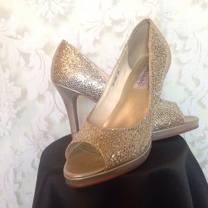 Gold sparkle heels