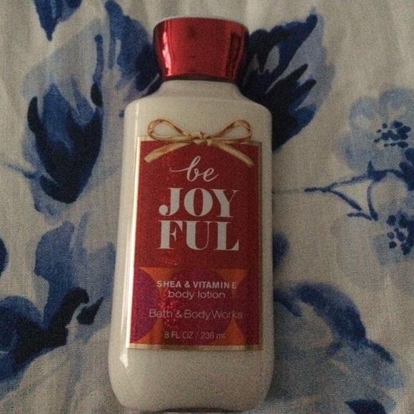 Bath and body works: Jingle all the way bundle - Picture 3 of 3