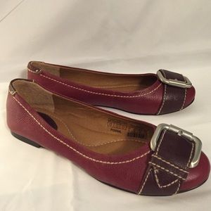 FOSSIL sz8 drk red/brown leather flats w/buckle