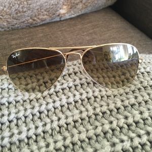 🙌🏼ON HOLD🙌🏼 RayBan Aviator Gradient Sunglasses