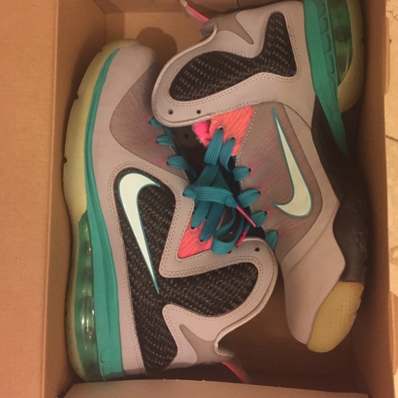 Nike Lebron south beach, gently worn. Collectors