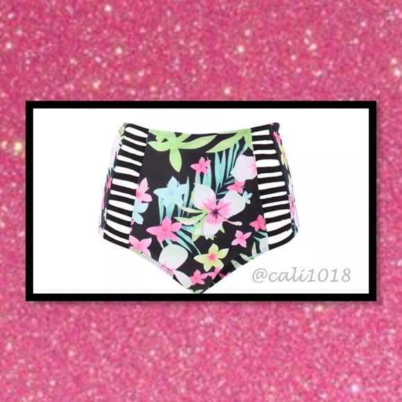 🎉HP 5 ⭐️🆕2PC Plus SZ Floral Caged Swimsuit - Picture 4 of 4
