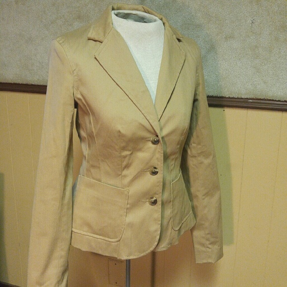 Beautiful tan blazer