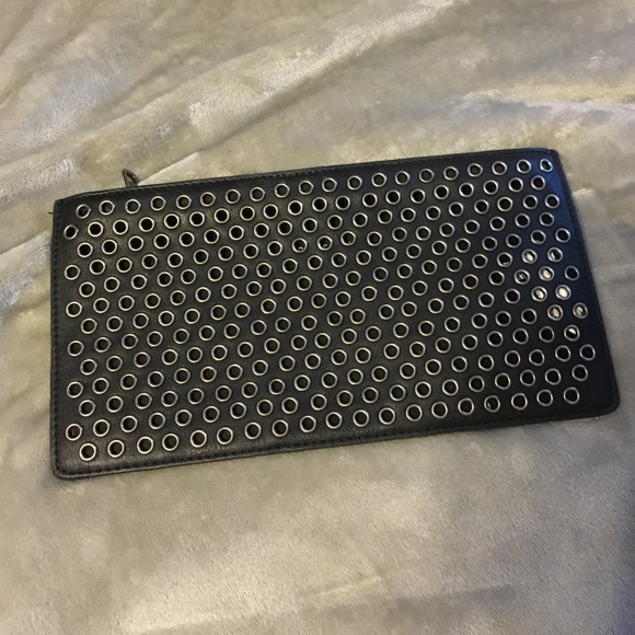 Black clutch