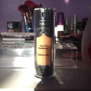 Kat Von D Lock It Foundation: Shade Medium 57
