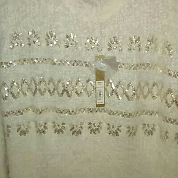 Cute fuzzy sweater - Picture 3 of 3